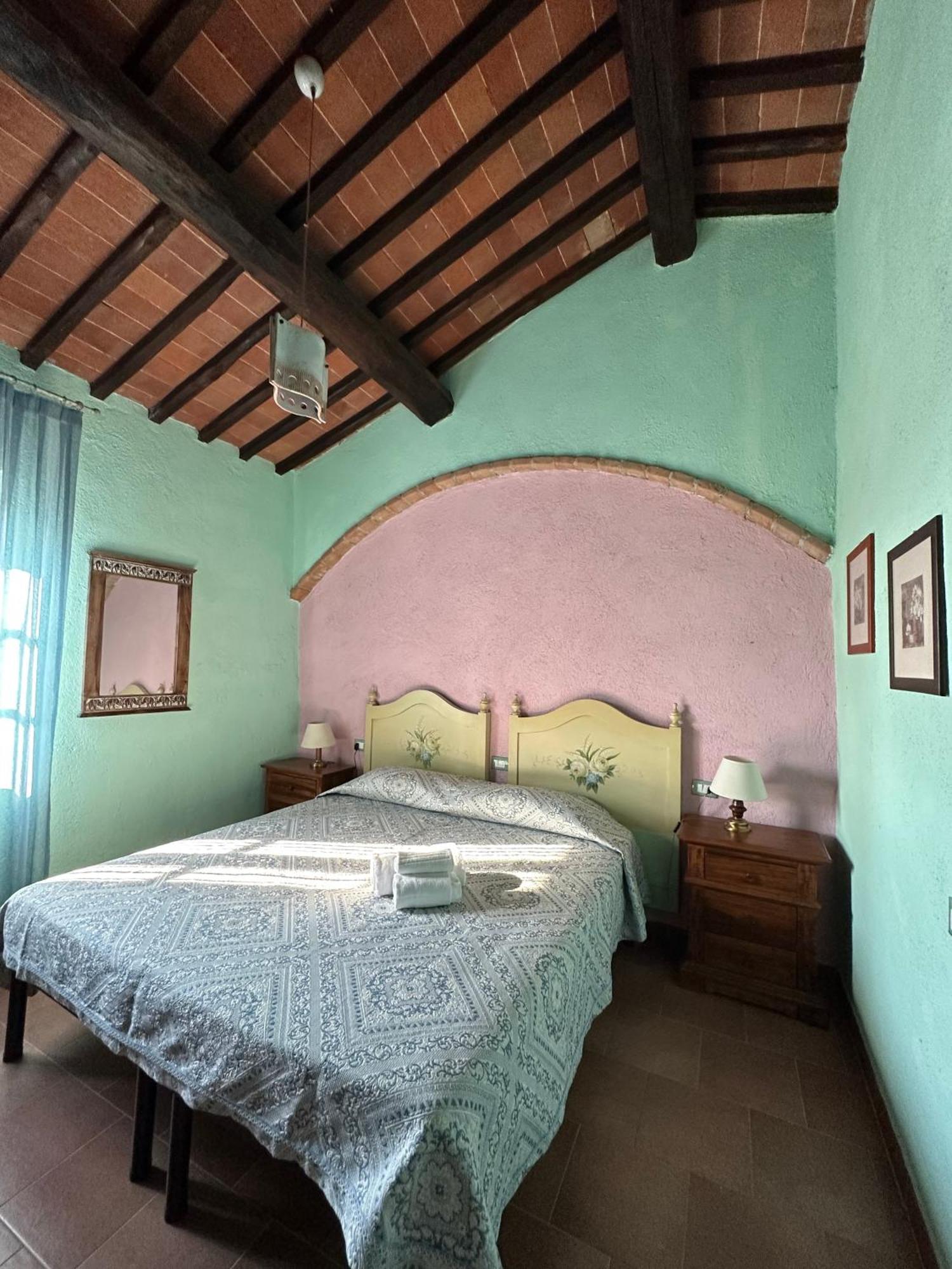 Borgo Tignano Apartment Casole d'Elsa Luaran gambar
