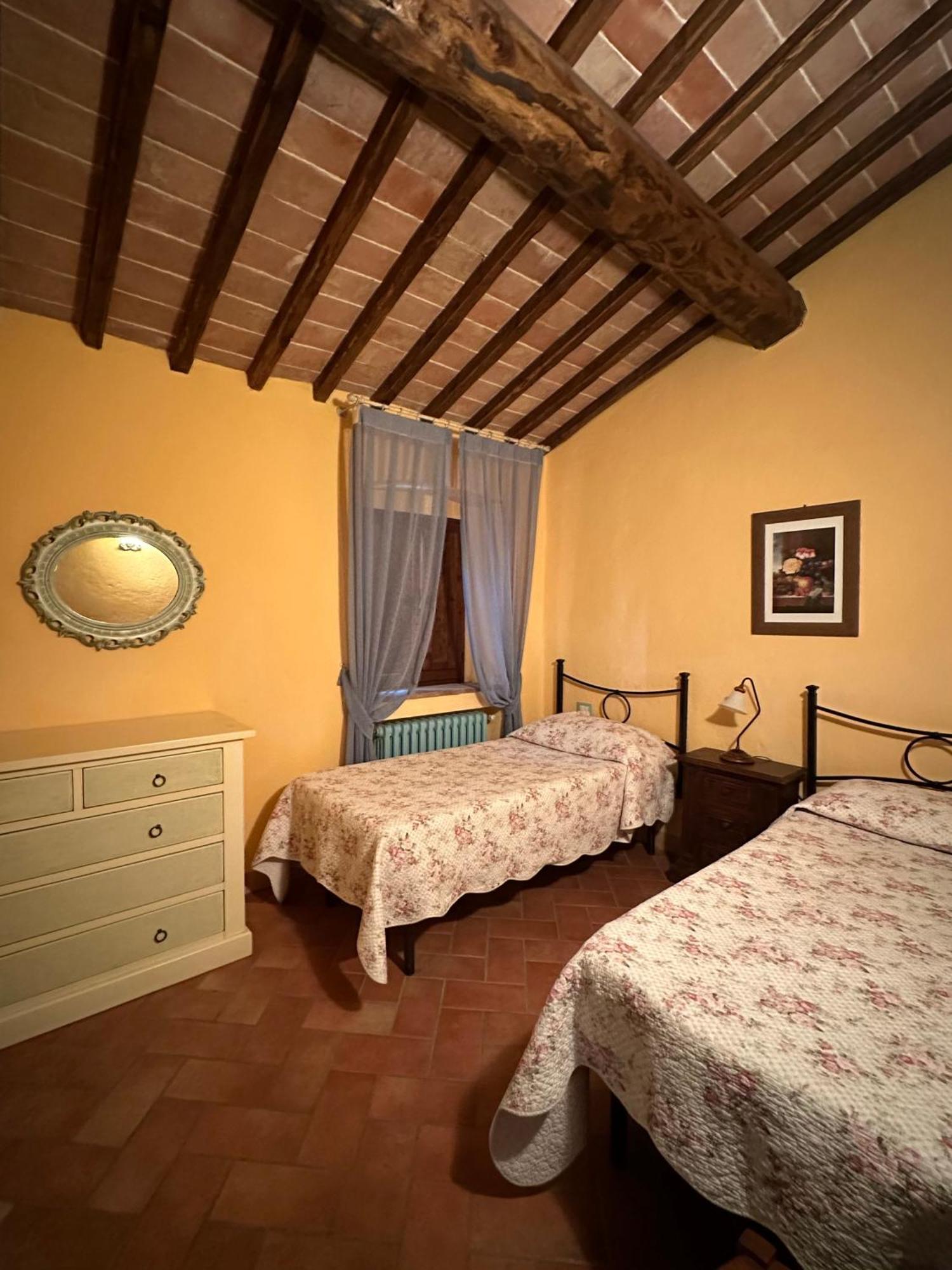 Borgo Tignano Apartment Casole d'Elsa Luaran gambar