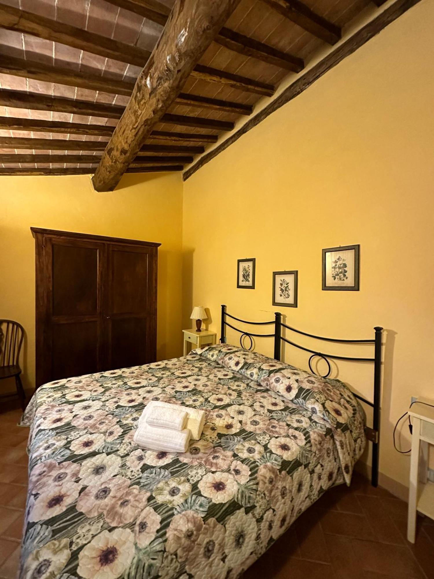 Borgo Tignano Apartment Casole d'Elsa Luaran gambar