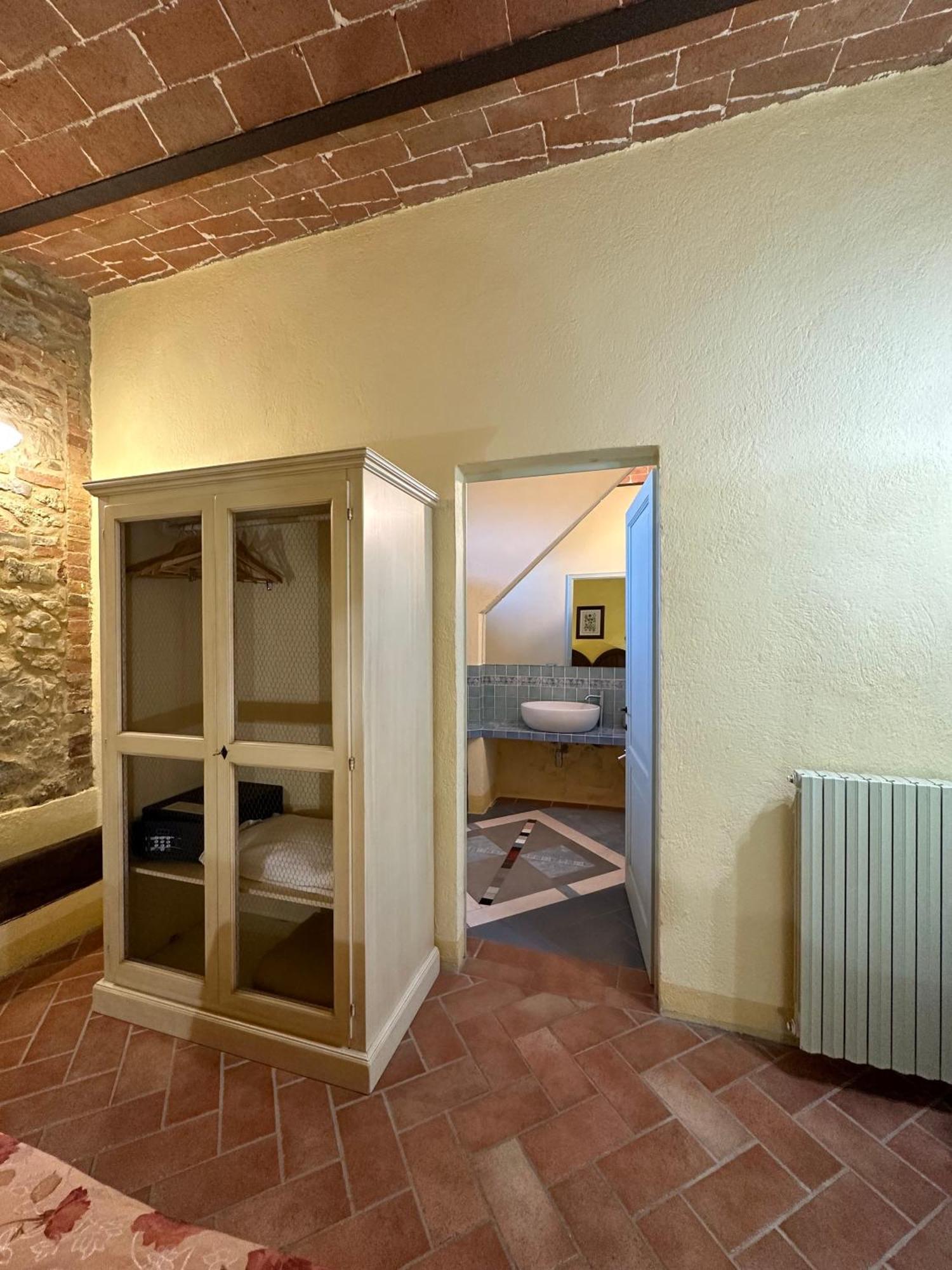 Borgo Tignano Apartment Casole d'Elsa Luaran gambar