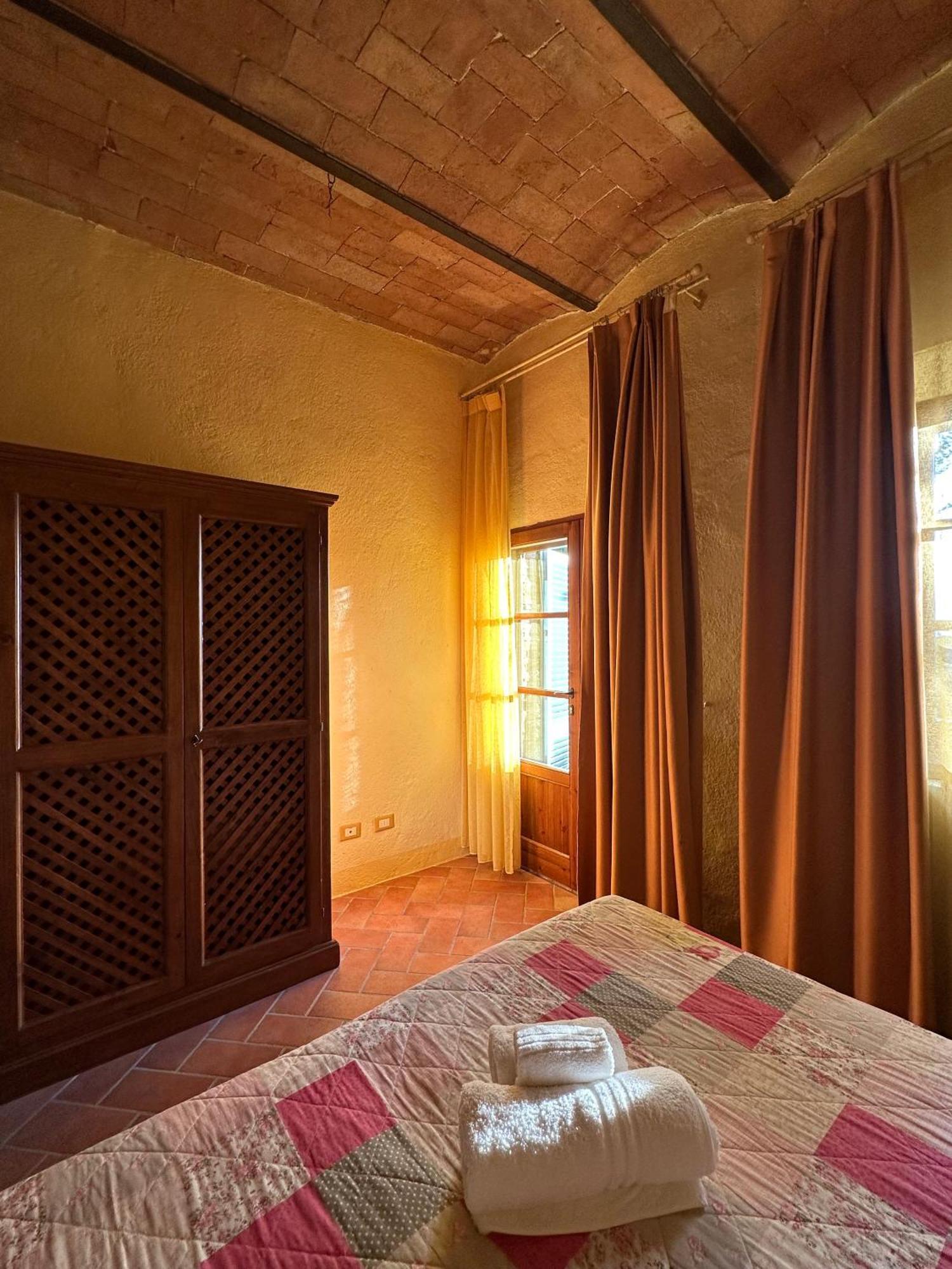 Borgo Tignano Apartment Casole d'Elsa Luaran gambar