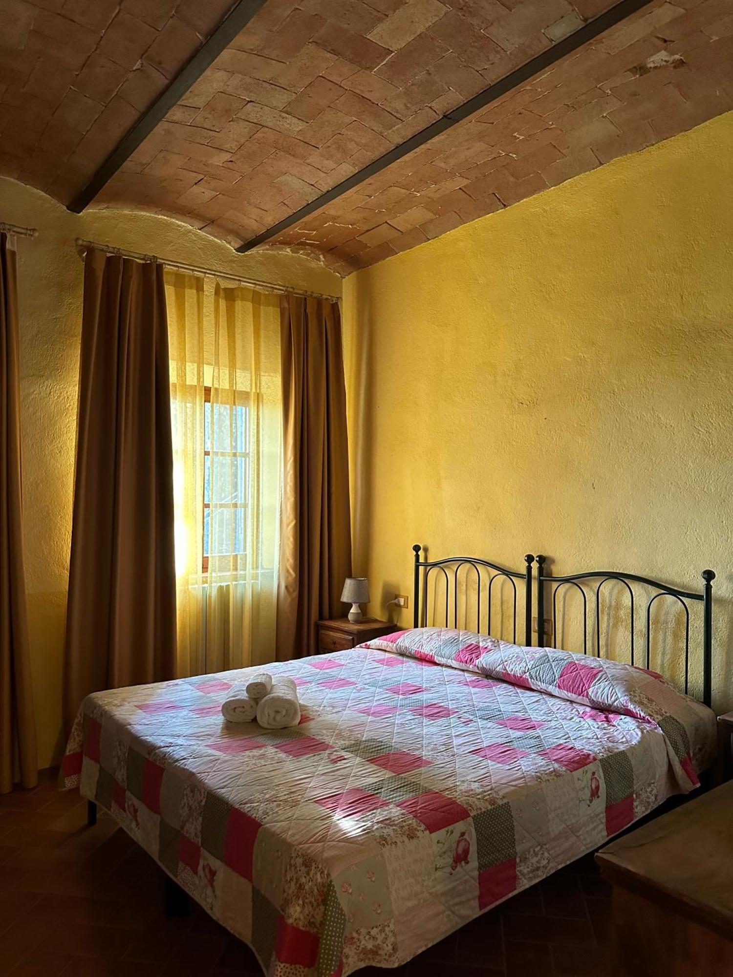 Borgo Tignano Apartment Casole d'Elsa Luaran gambar