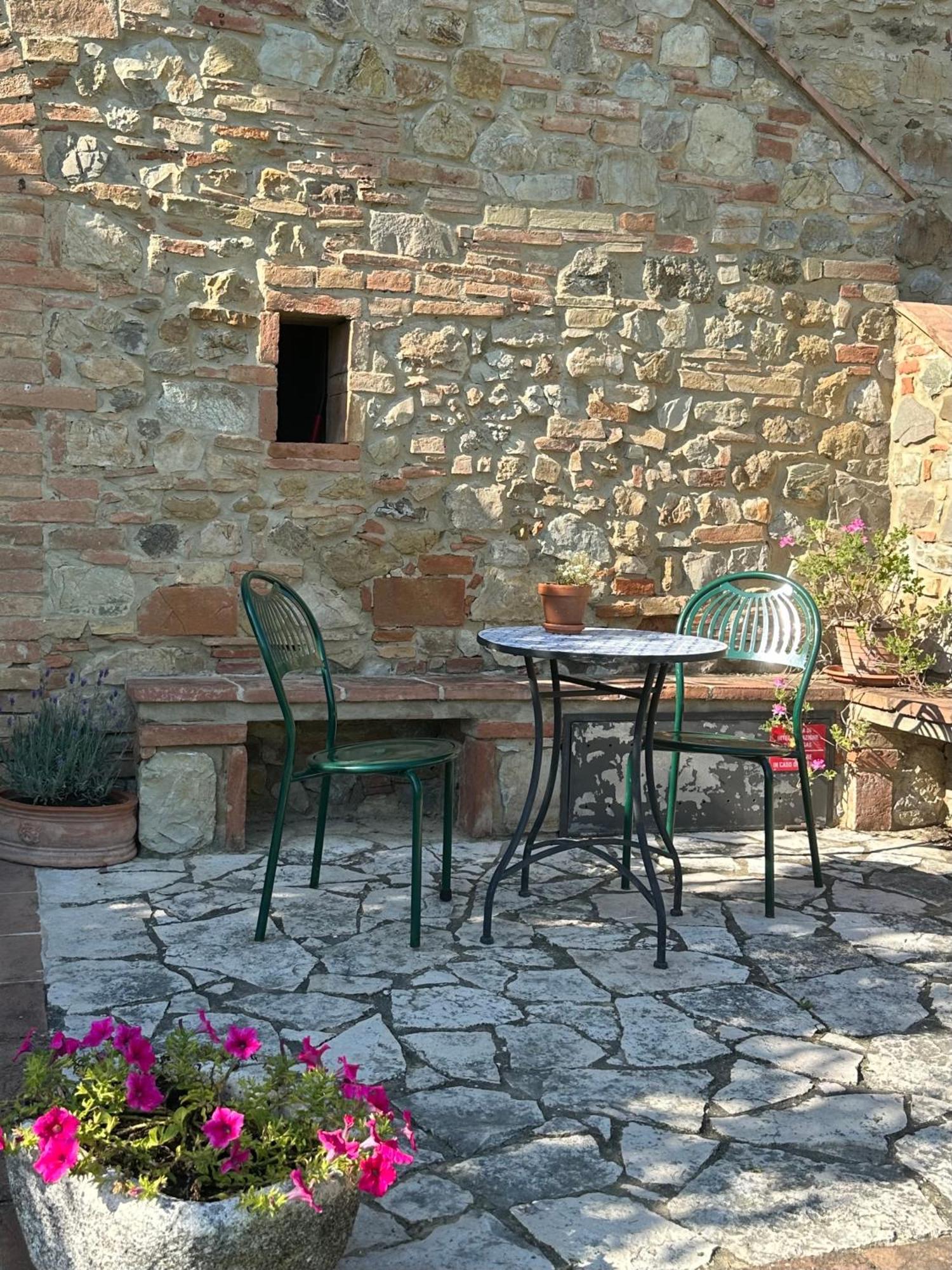 Borgo Tignano Apartment Casole d'Elsa Luaran gambar