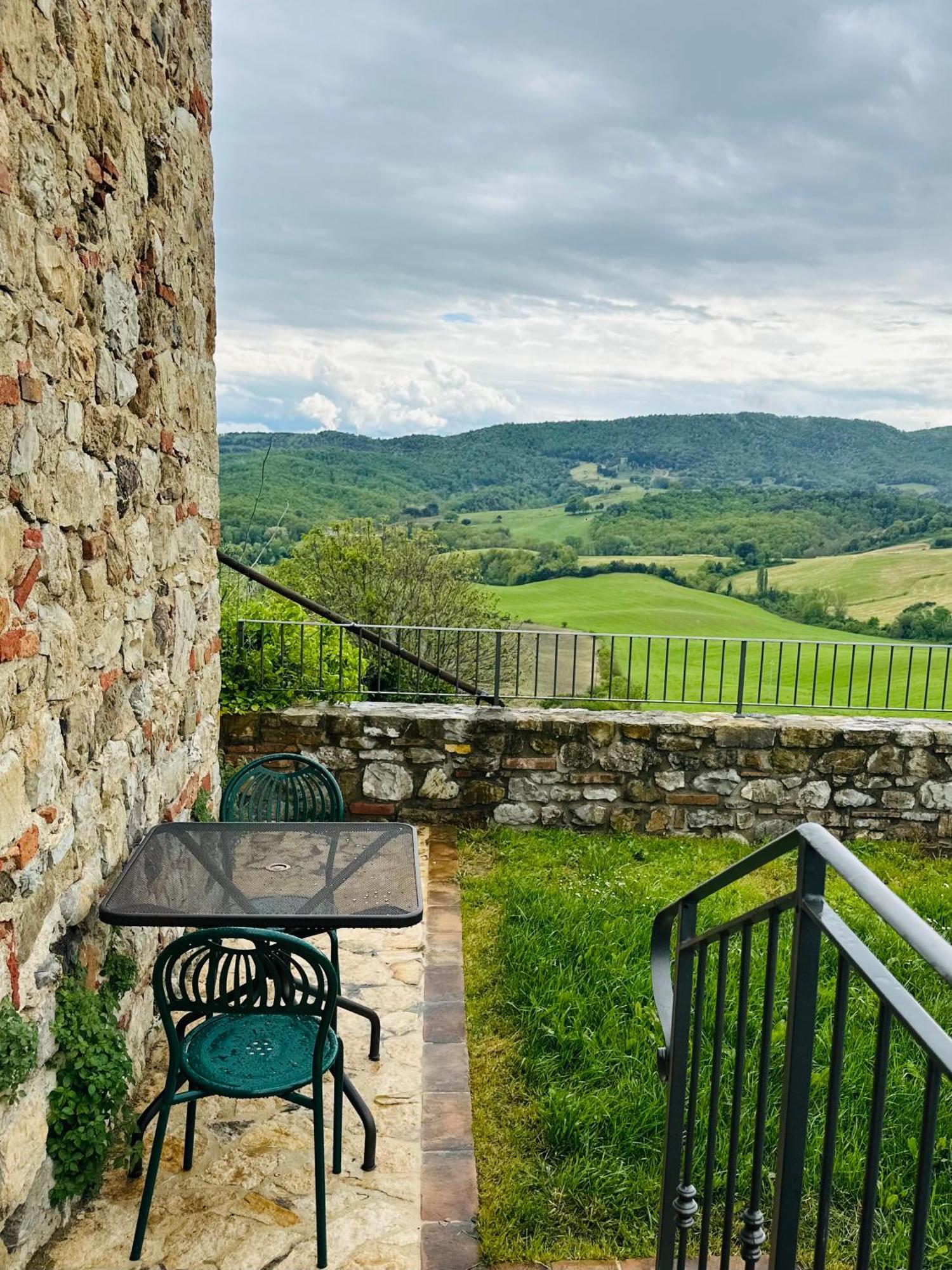 Borgo Tignano Apartment Casole d'Elsa Luaran gambar