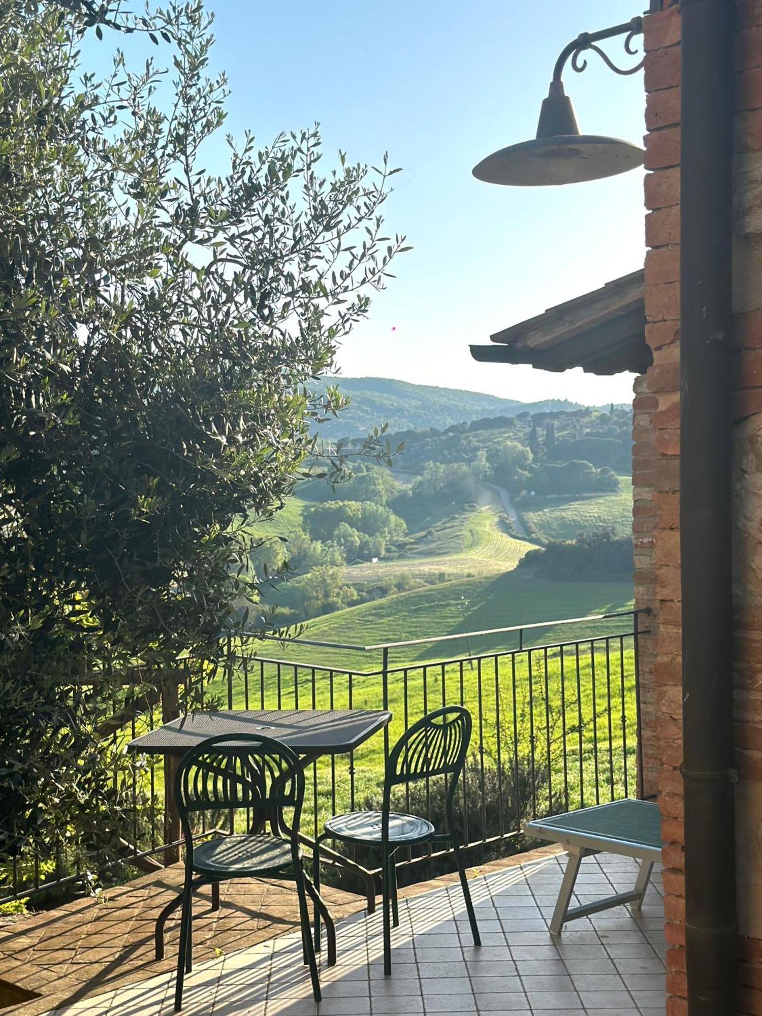 Borgo Tignano Apartment Casole d'Elsa Luaran gambar