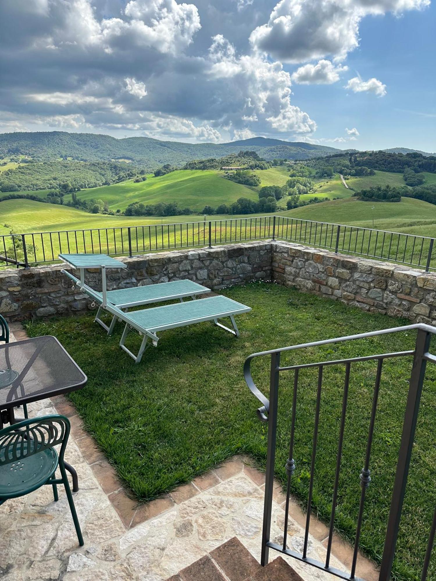 Borgo Tignano Apartment Casole d'Elsa Luaran gambar