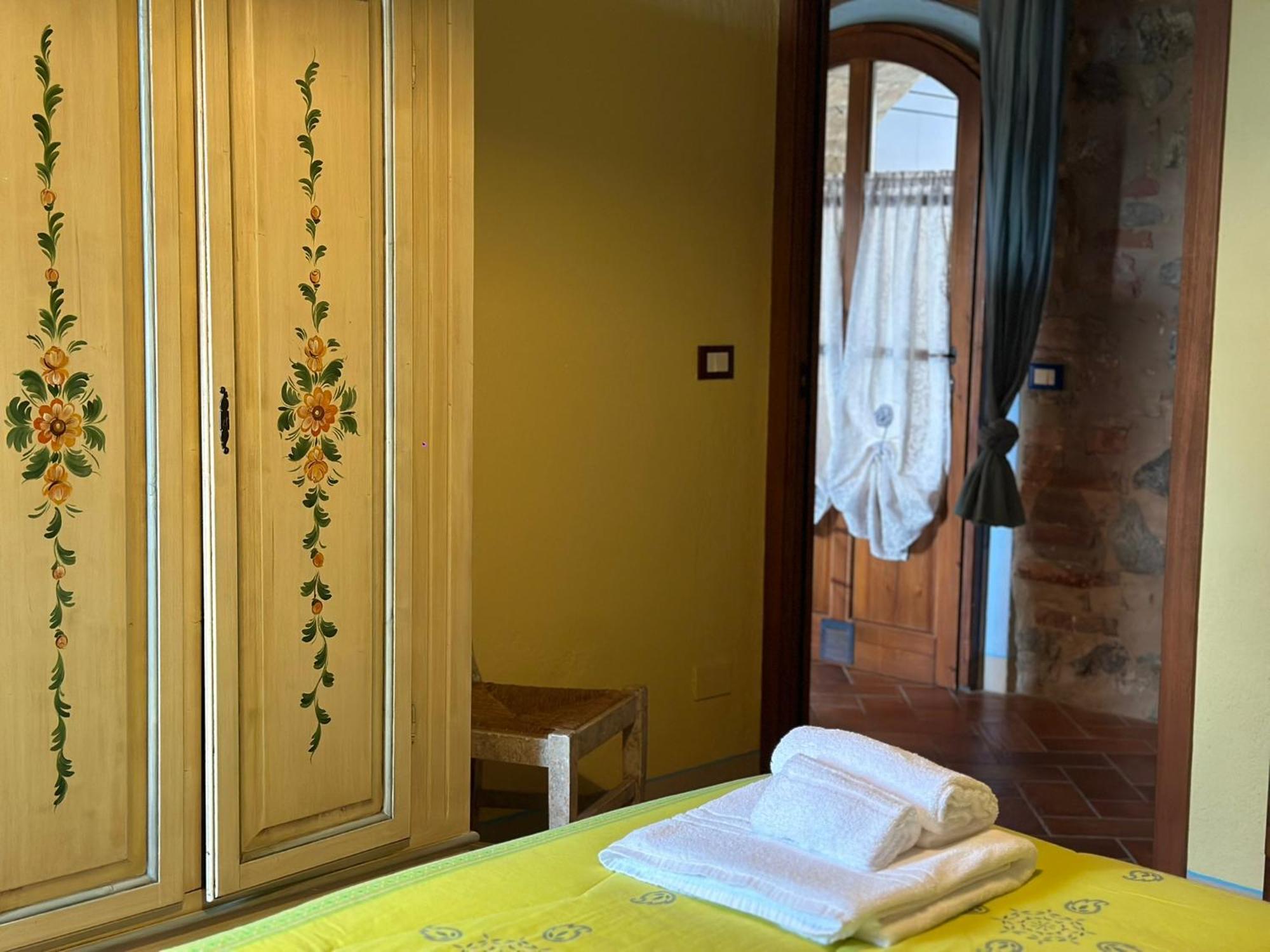 Borgo Tignano Apartment Casole d'Elsa Luaran gambar