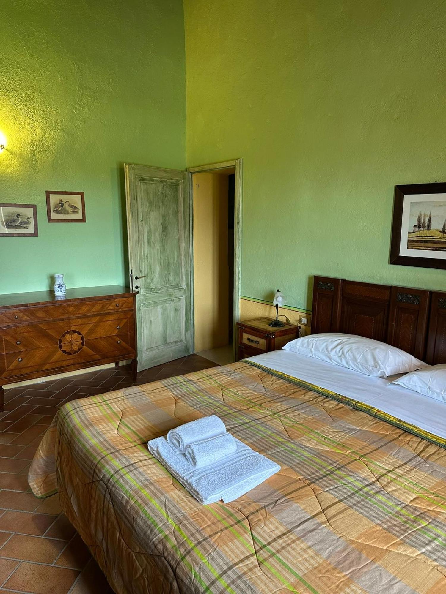 Borgo Tignano Apartment Casole d'Elsa Luaran gambar